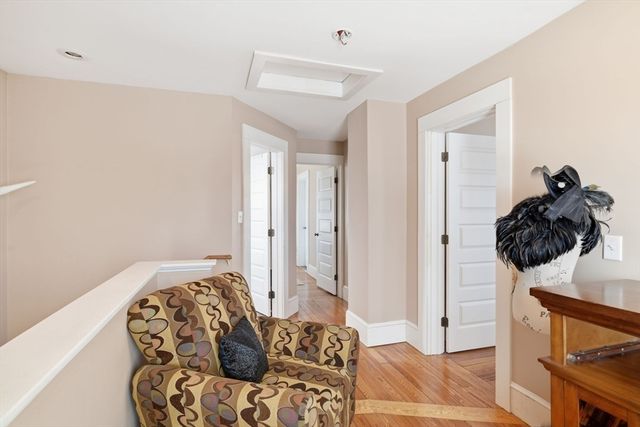 24 Billings St, Chicopee, MA 01013