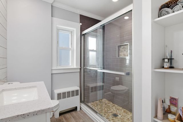 24 Billings St, Chicopee, MA 01013