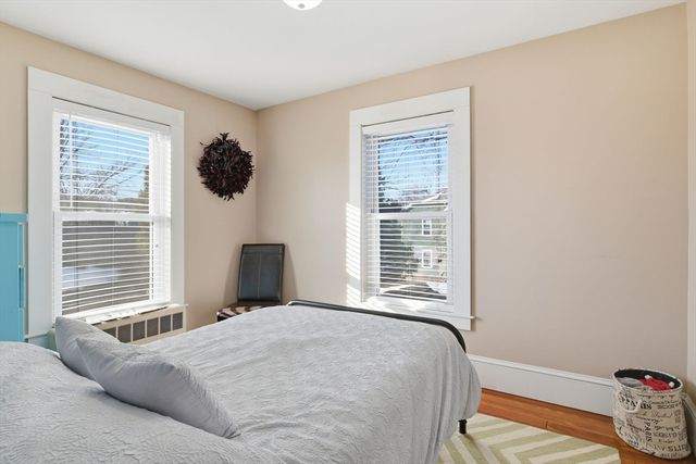 24 Billings St, Chicopee, MA 01013