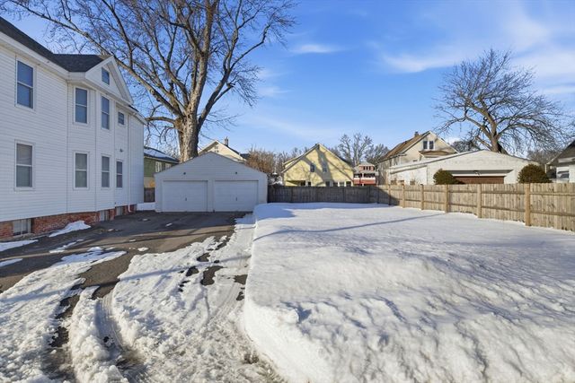 24 Billings St, Chicopee, MA 01013