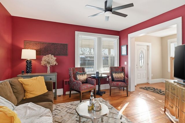 24 Billings St, Chicopee, MA 01013