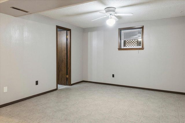 4715 S Wildwood Drive, Springfield, MO 65810