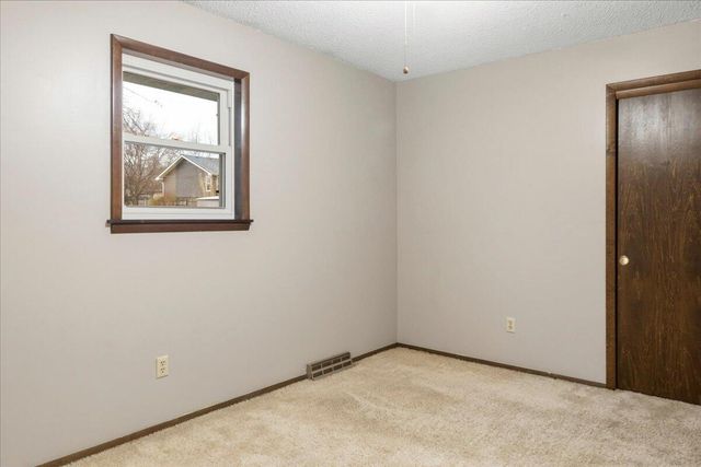 4715 S Wildwood Drive, Springfield, MO 65810