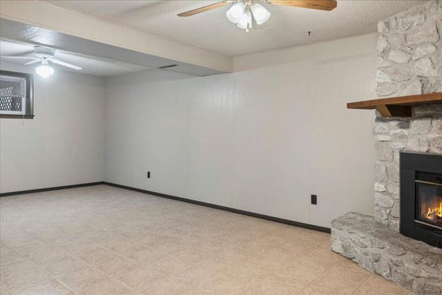 4715 S Wildwood Drive, Springfield, MO 65810