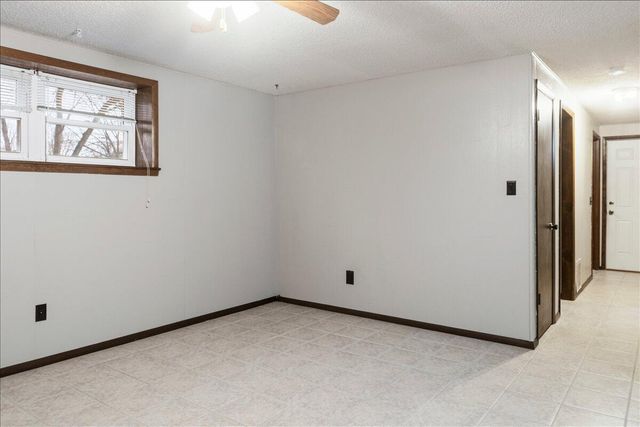 4715 S Wildwood Drive, Springfield, MO 65810