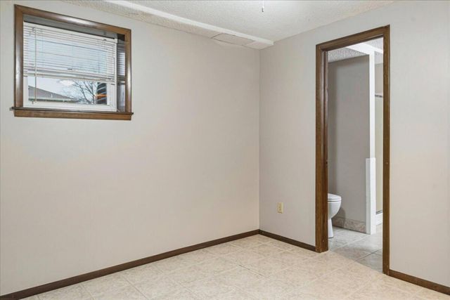 4715 S Wildwood Drive, Springfield, MO 65810