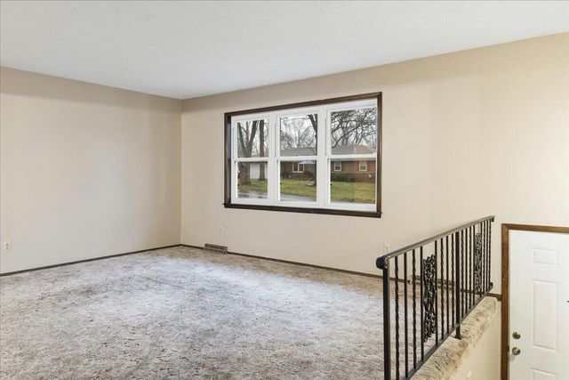 4715 S Wildwood Drive, Springfield, MO 65810