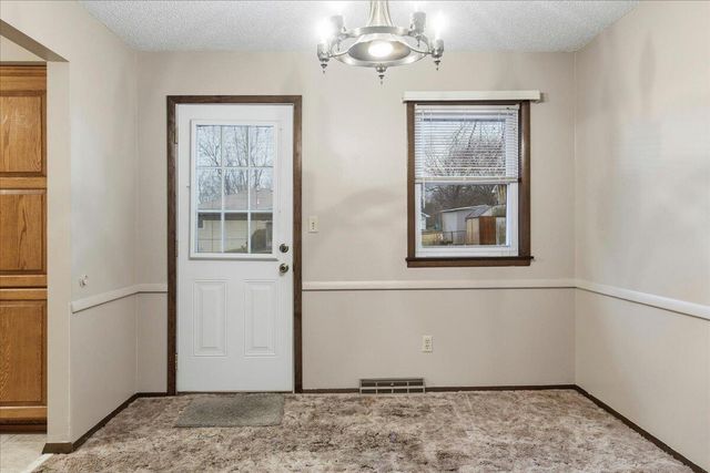 4715 S Wildwood Drive, Springfield, MO 65810