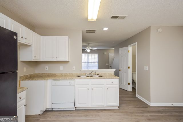 325 Coral Circle, Mcdonough, GA 30253