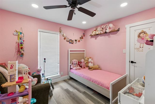 305 E Laura Avenue, Quinlan, TX 75474