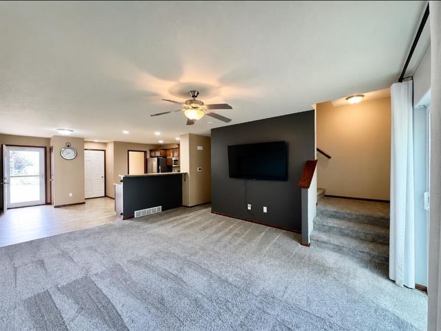 1022 Lois Lane, Waterloo, IA 50702