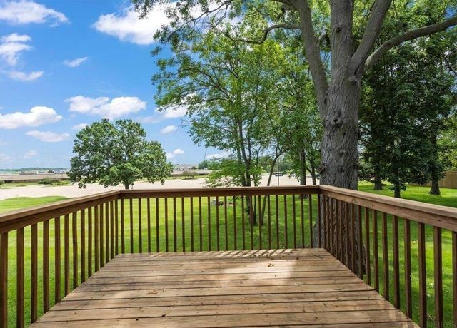 1022 Lois Lane, Waterloo, IA 50702
