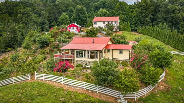 90 Fox Run, Blue Ridge, GA 30513