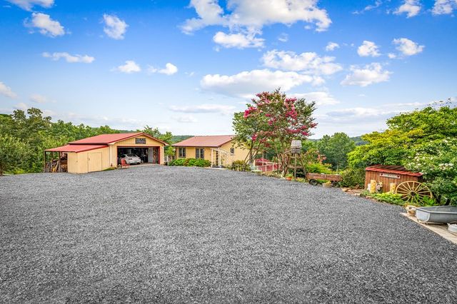 90 Fox Run, Blue Ridge, GA 30513