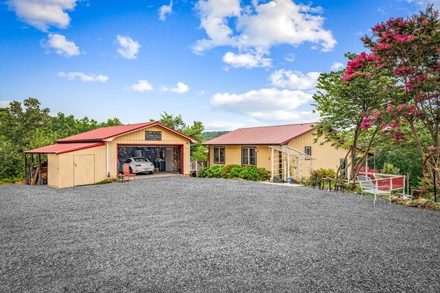 90 Fox Run, Blue Ridge, GA 30513