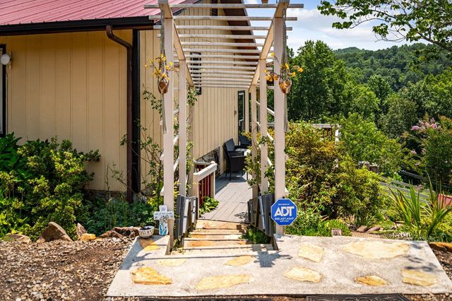 90 Fox Run, Blue Ridge, GA 30513