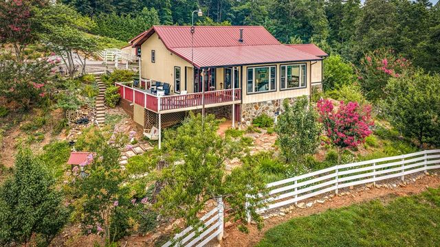 90 Fox Run, Blue Ridge, GA 30513