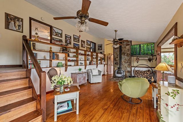 90 Fox Run, Blue Ridge, GA 30513
