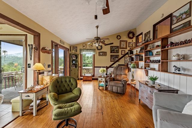 90 Fox Run, Blue Ridge, GA 30513