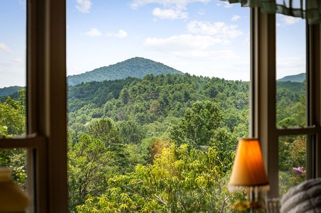 90 Fox Run, Blue Ridge, GA 30513
