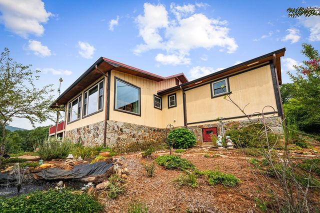 90 Fox Run, Blue Ridge, GA 30513