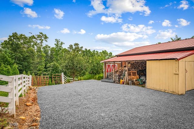 90 Fox Run, Blue Ridge, GA 30513