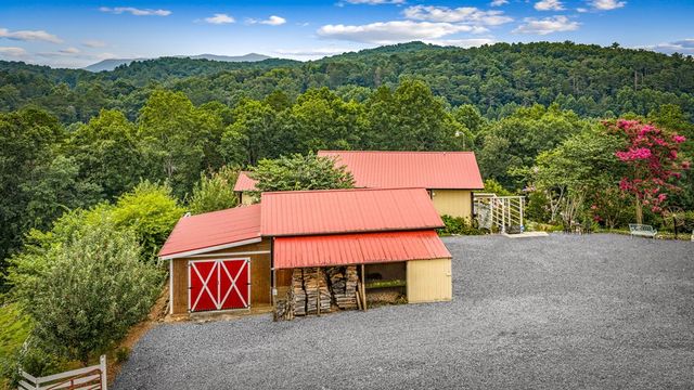 90 Fox Run, Blue Ridge, GA 30513
