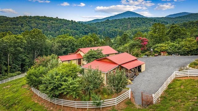 90 Fox Run, Blue Ridge, GA 30513