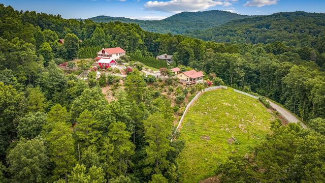 90 Fox Run, Blue Ridge, GA 30513