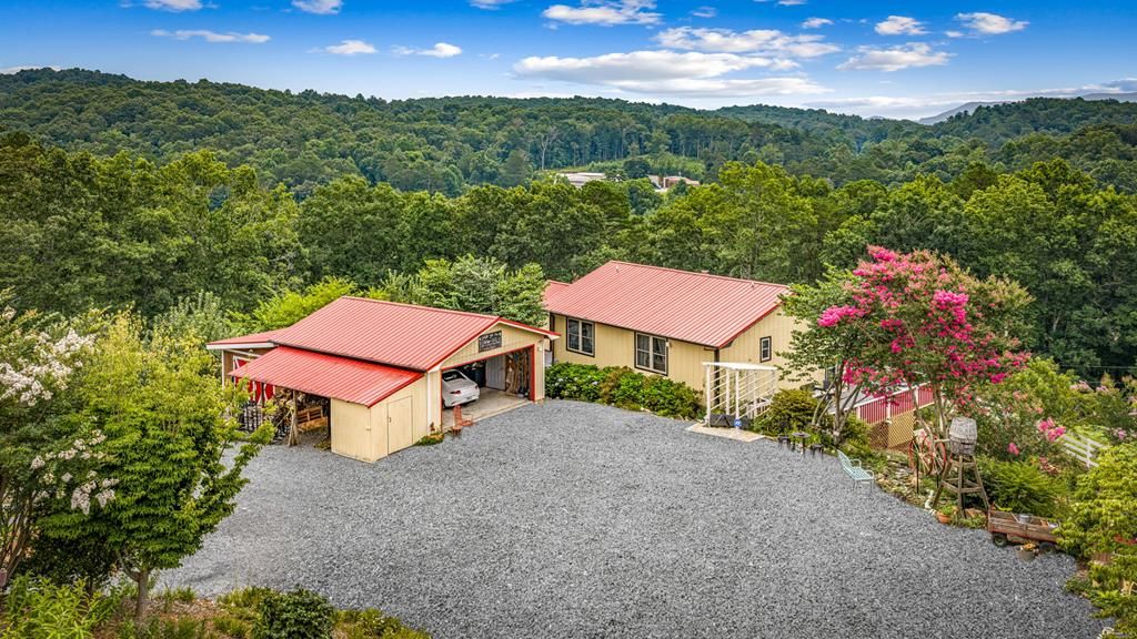90 Fox Run, Blue Ridge, GA 30513