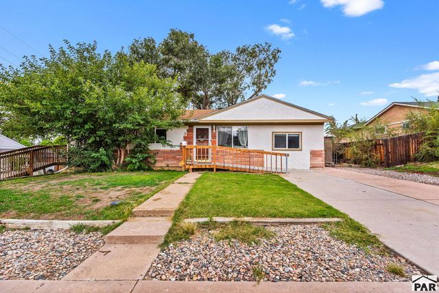 3 MacArthur Rd, Pueblo, CO 81001