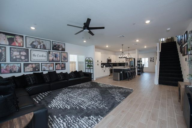 1280 Bloom Avenue, Clovis, CA 93619