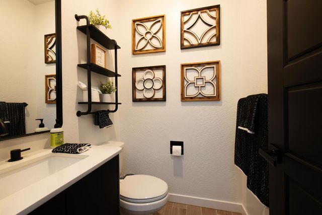 1280 Bloom Avenue, Clovis, CA 93619