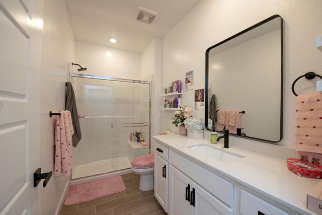 1280 Bloom Avenue, Clovis, CA 93619