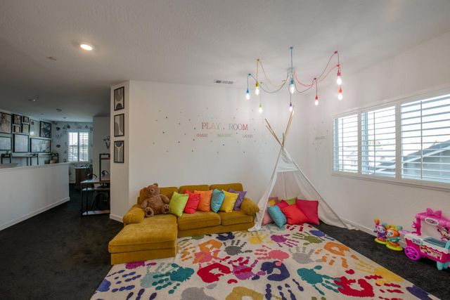 1280 Bloom Avenue, Clovis, CA 93619