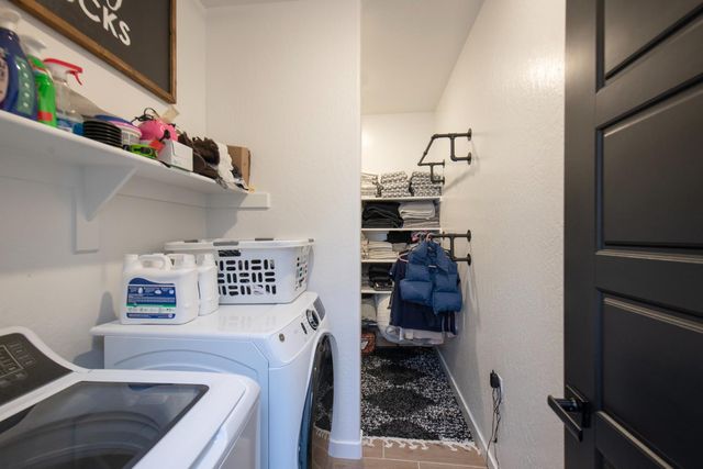 1280 Bloom Avenue, Clovis, CA 93619