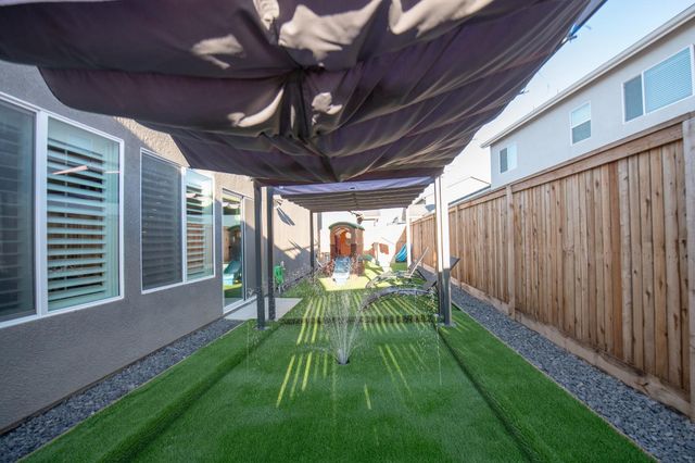 1280 Bloom Avenue, Clovis, CA 93619