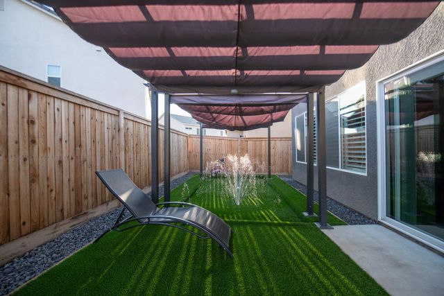 1280 Bloom Avenue, Clovis, CA 93619