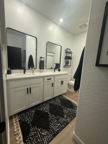 1280 Bloom Avenue, Clovis, CA 93619