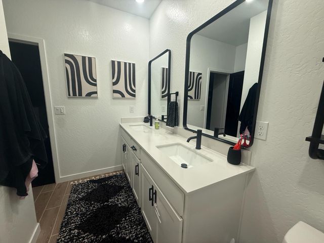 1280 Bloom Avenue, Clovis, CA 93619