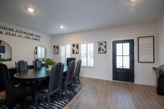 1280 Bloom Avenue, Clovis, CA 93619