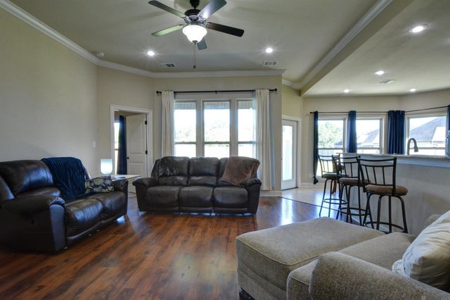 42124 Eagles Eye St, Prairieville, LA 70769