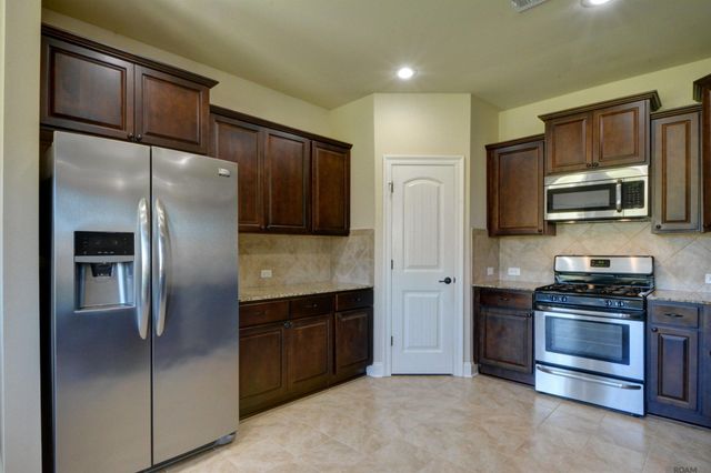 42124 Eagles Eye St, Prairieville, LA 70769