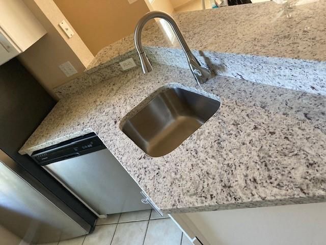 5611 BIDWELL PARKWAY 103, Sarasota, FL 34233