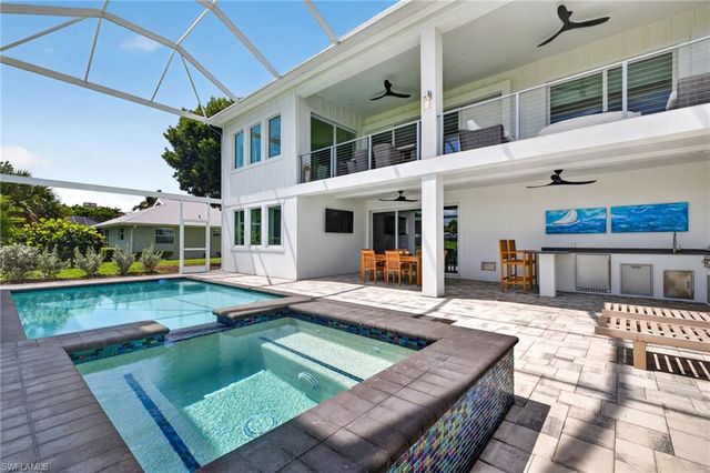 1272 Par View DR, Sanibel, FL 33957