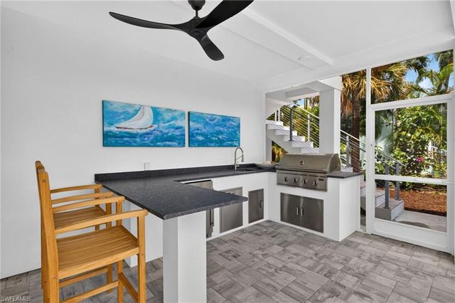 1272 Par View DR, Sanibel, FL 33957