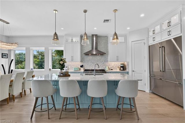 1272 Par View DR, Sanibel, FL 33957