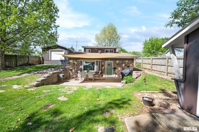 1918 E PRINCETON Street, Peoria, IL 61614