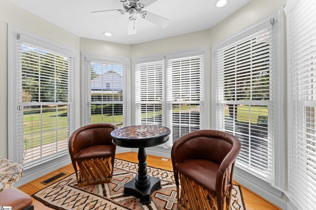 432 Thorn Meadow Lane, Boiling Springs, SC 29316