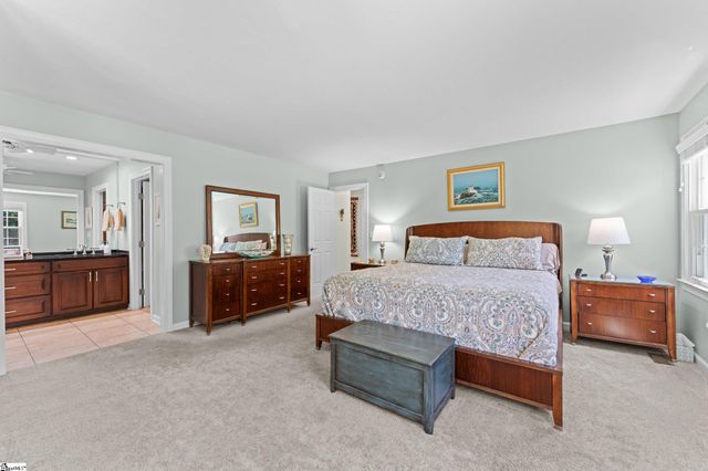 432 Thorn Meadow Lane, Boiling Springs, SC 29316
